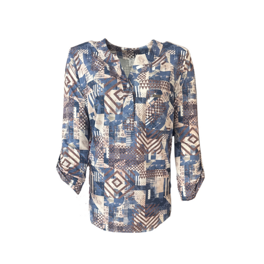 onique T-shirt met ronde hals en brede boord, 3/4 mouw met knoopdetail, borstzakje en zilveren knopen, verkrijgbaar in indigo blauw, beige en donkerbruin bij Marijke Mode." tuniek