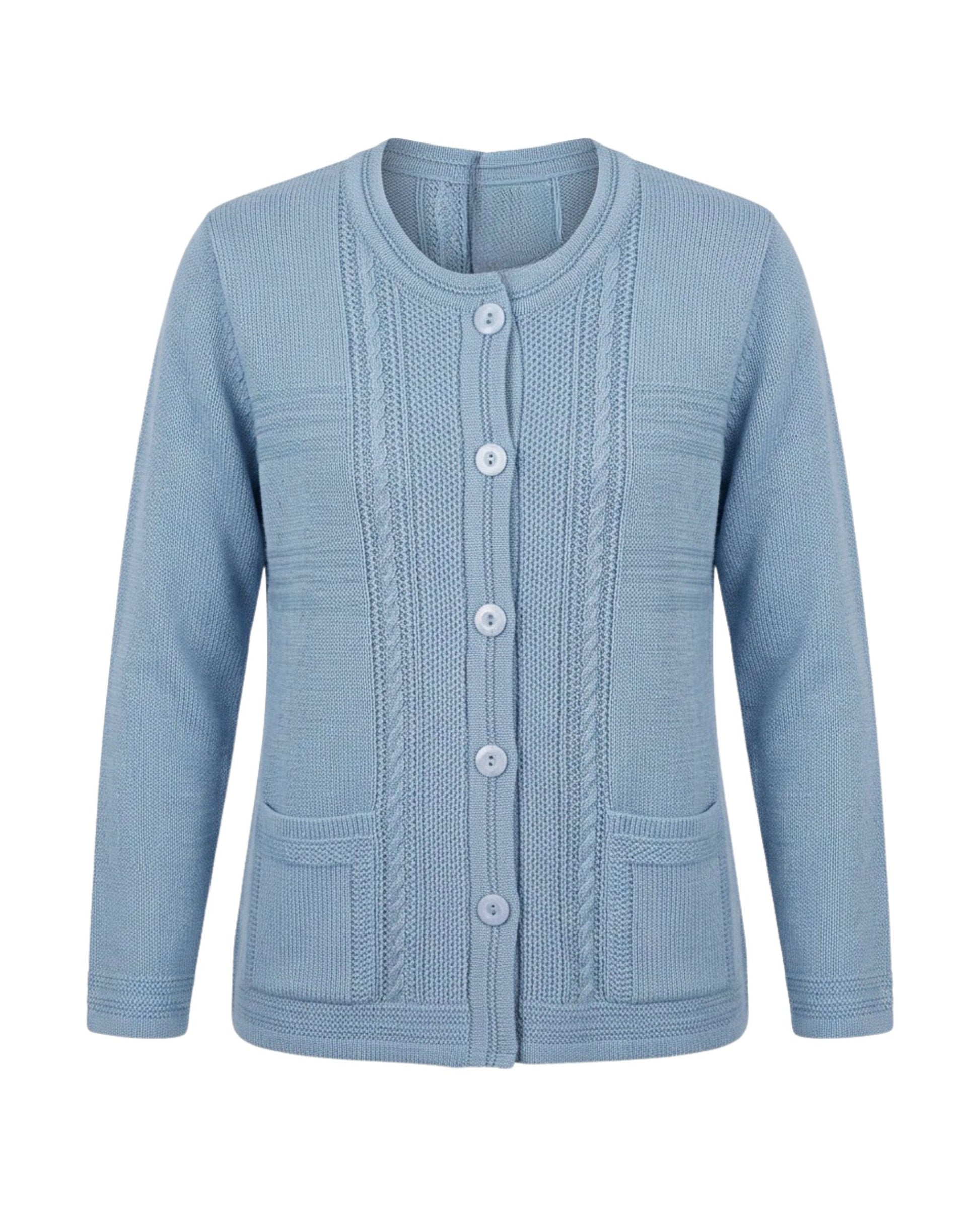 Warm gebreid damesvest met fijn kabeldetail, knopen en zakjes. Gemaakt van katoen en acryl, comfortabel en iets ruimer vallend. Shop bij Marijke Mode