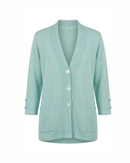 klassiek dames vest met v hals en zakjes en knopen. verkocht door Marijke Mode