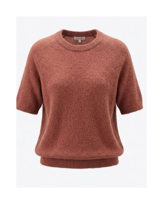 Zachte trui met alpaca, ronde hals en halflange mouwen, verkrijgbaar bij Marijke Mode.